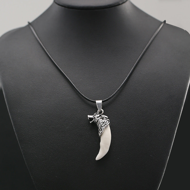 Version spike necklace