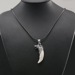Version spike necklace