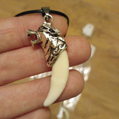 Version spike necklace